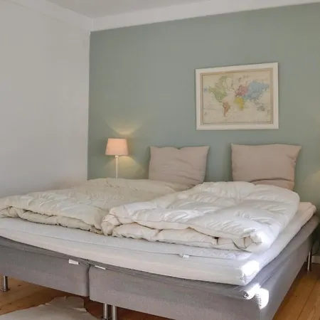 Three-bedroom Holiday In Hyllinge Hébergement de vacances