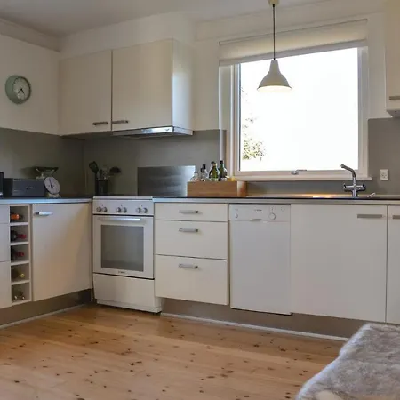 Three-bedroom Holiday In Hyllinge *